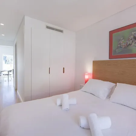 Luminous Pleasure Rooftop View Apartment
